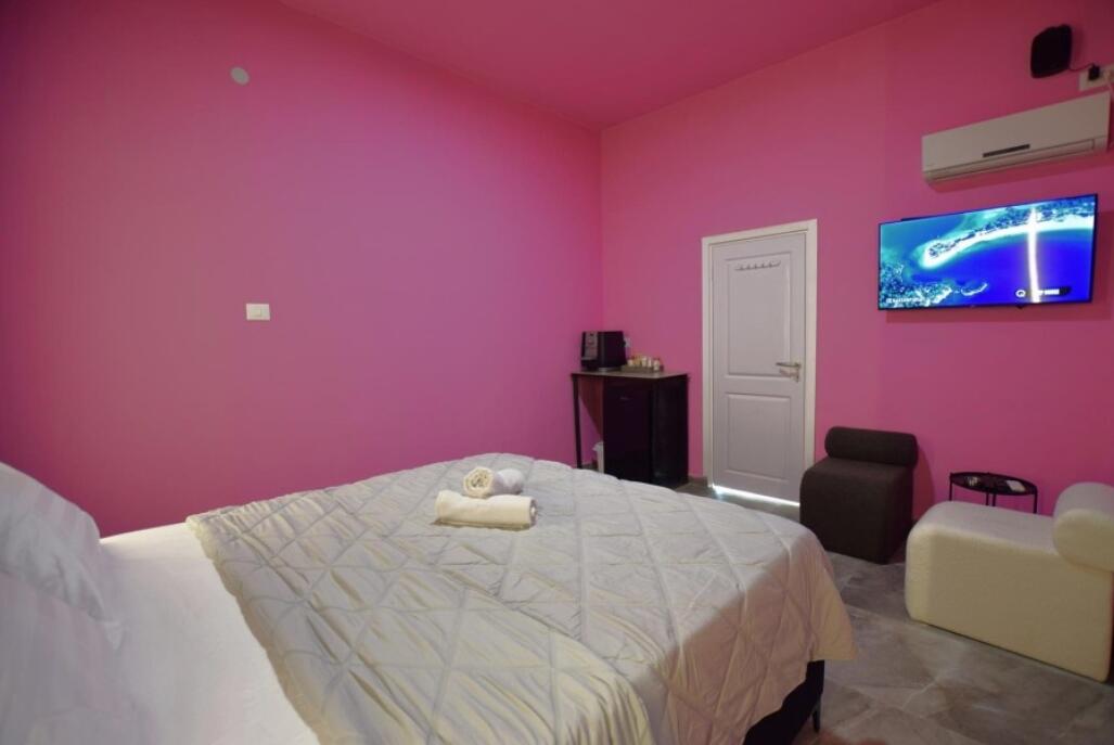 סוויטה 5 - תיק תק רומס - אירוח דיסקרטי לזוגות בהרצליה 108970