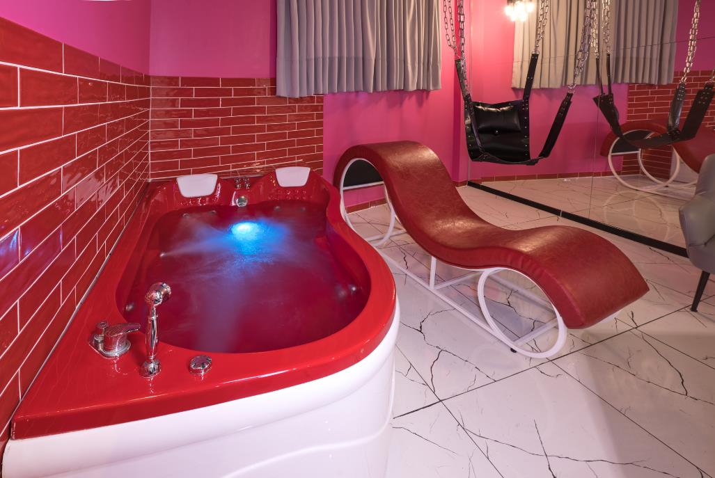 חדר 105 - השכרת סוויטות לפי שעה - רק בבלו טופז 101410