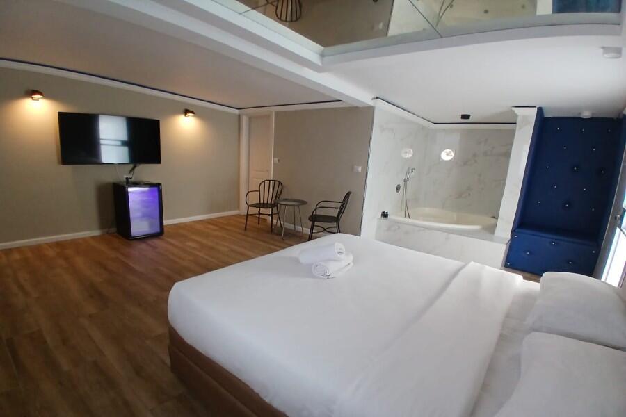 יחידות אירוח עם ג'קוזי - כפר הים צימרים על הים לאירוח שעתי מפנק 155423