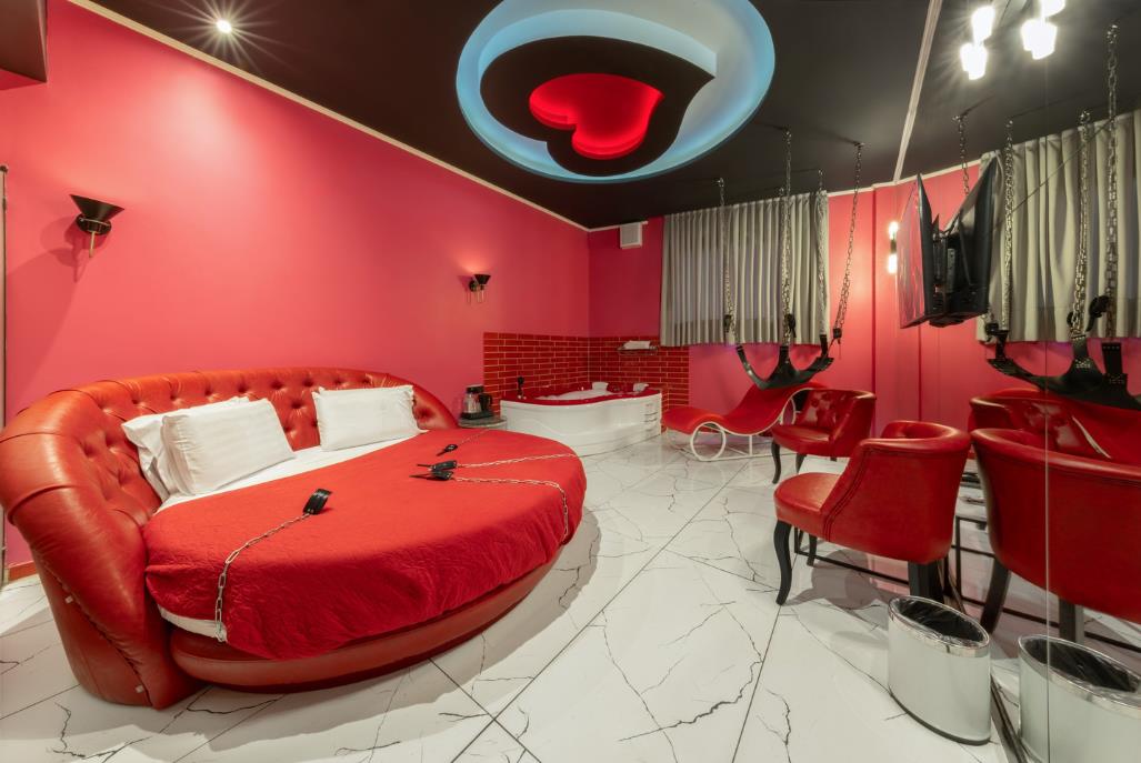 חדר 105 - השכרת סוויטות לפי שעה - רק בבלו טופז 101405