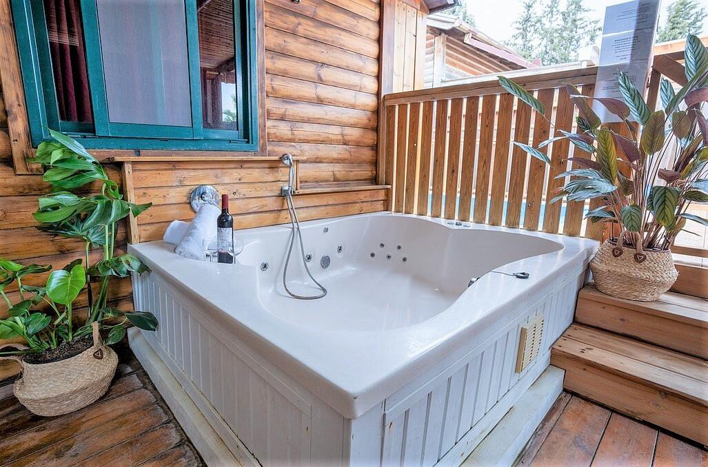 צימרים עם בריכה וג'קוזי פרטי - נווה בר - מלון בוטיק בכפר 89136