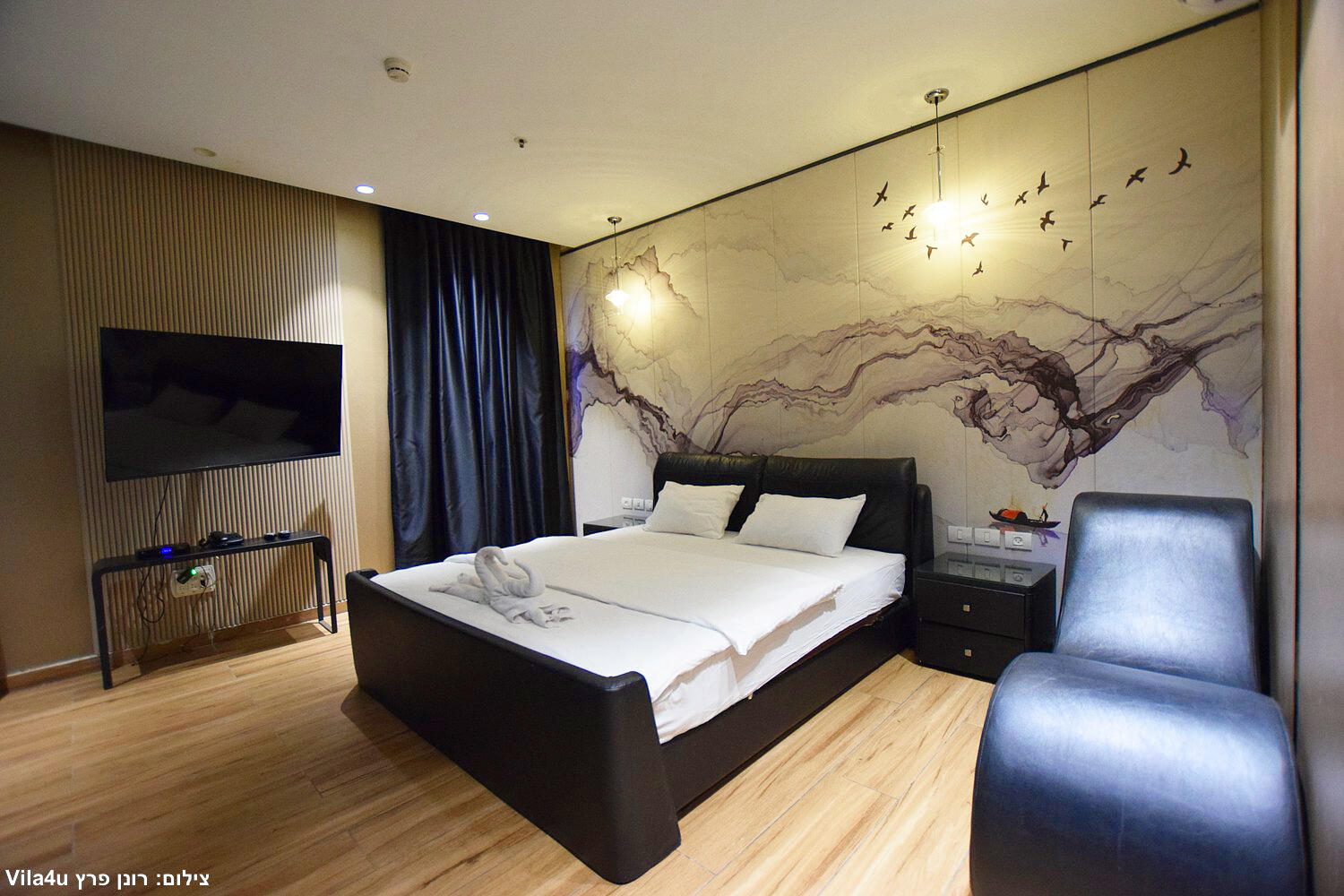 סוויטת רויאל ג'קוזי וסלון - Royal Hotel – אירוח רומנטי ופרטי בראשון לציון 24/7 157072