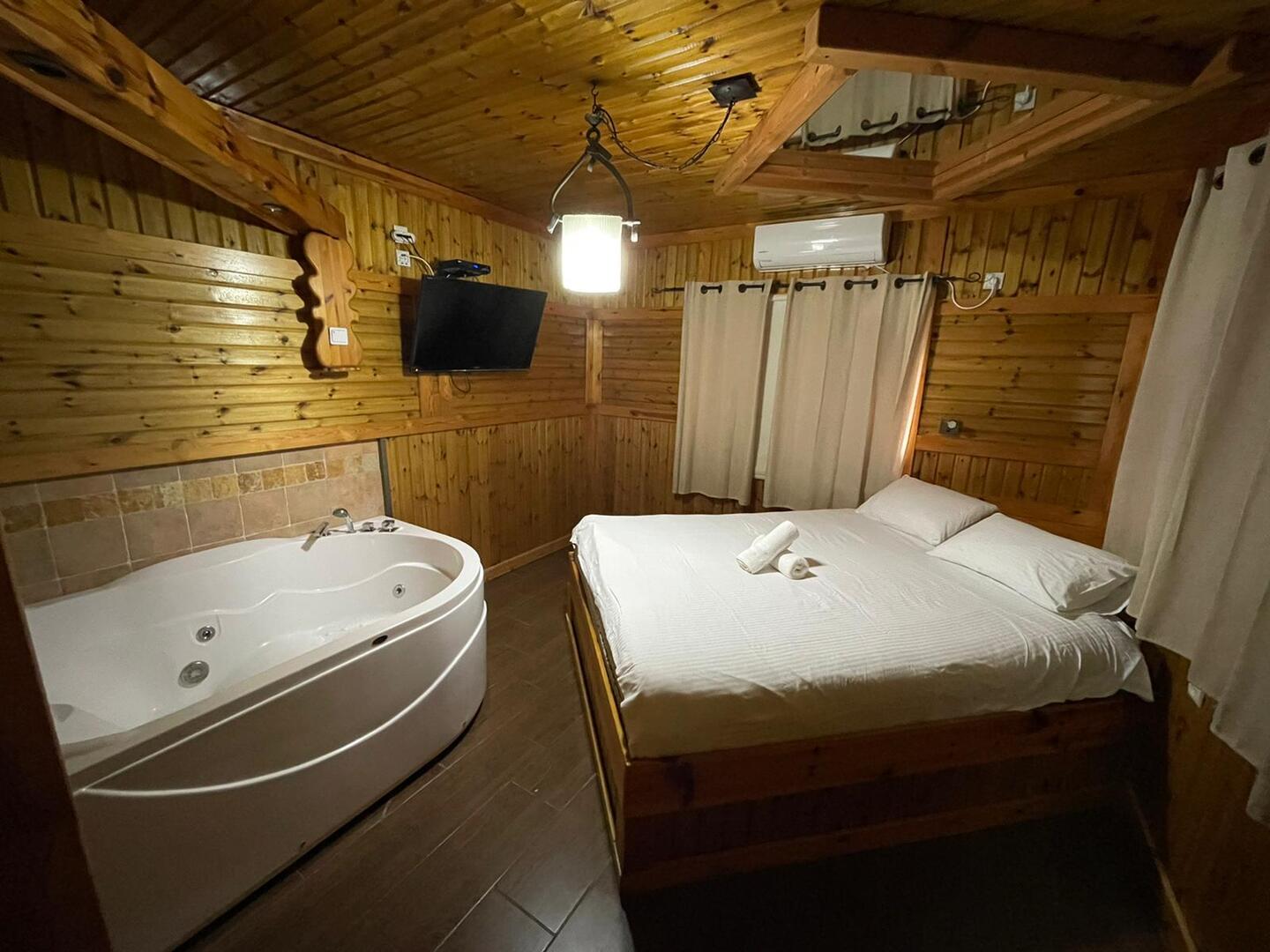 בקתת העץ - הבקתות של סיוון - רומס 4 יו 26203