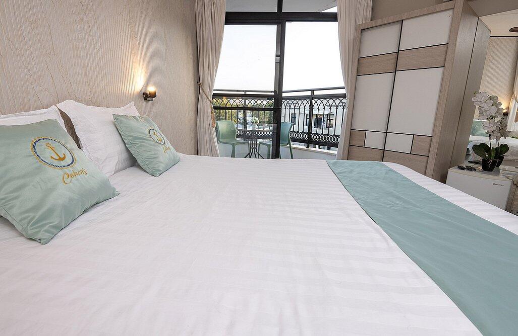 דירת אירוח זוגית עם גקוזי פנימי ומרפסת - אהבה בתל אביב | חדרי אירוח ונופש בתל אביב 147726