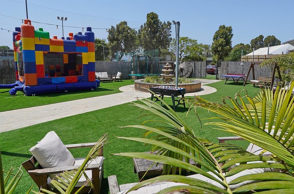 מתחם חיצוני בריכה וג'קוזי - כפר הים צימרים על הים לאירוח שעתי מפנק 167182