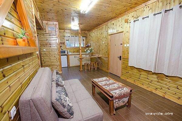 בקתת העץ - הבקתות של סיוון - רומס 4 יו 17209