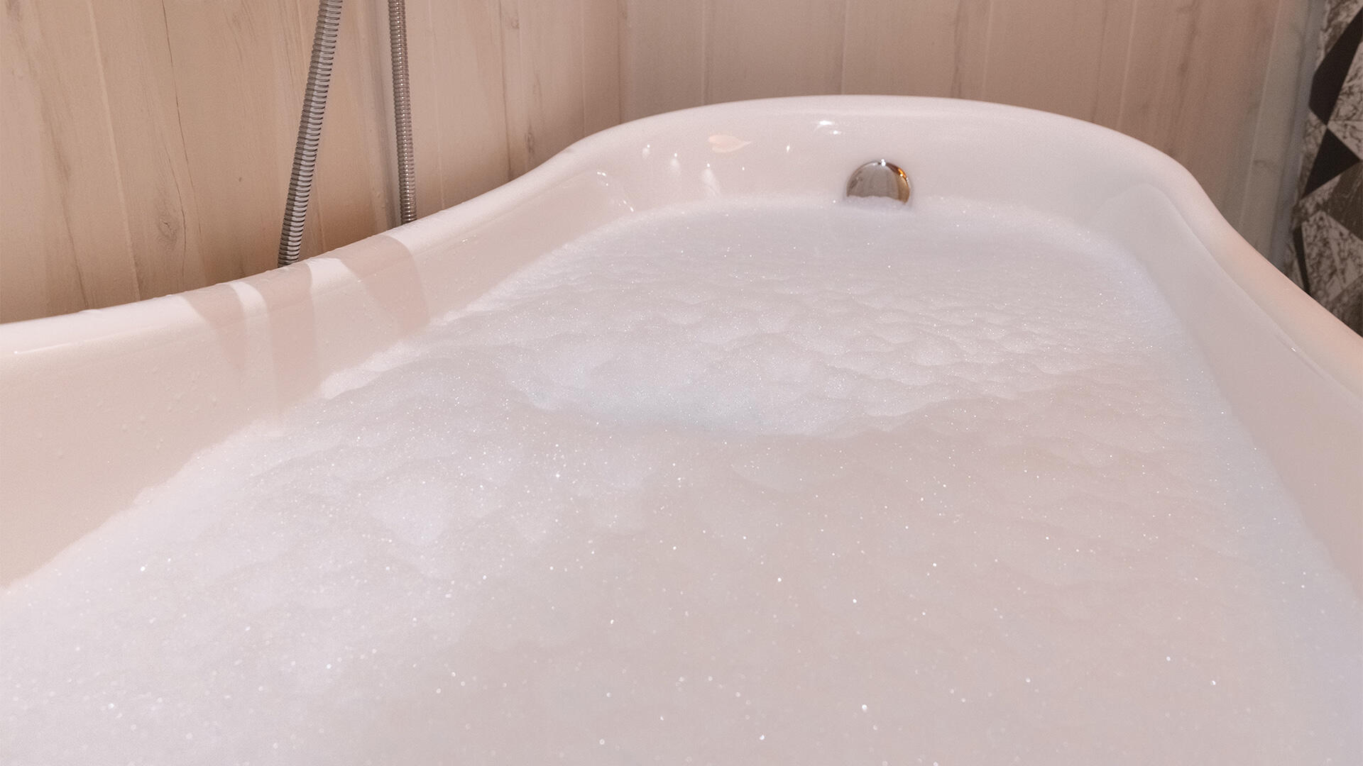 חדר 111 אמבט - סוויטות גראף - סוויטות להשכרה לפי שעה וללינה בראשון לציון 100826