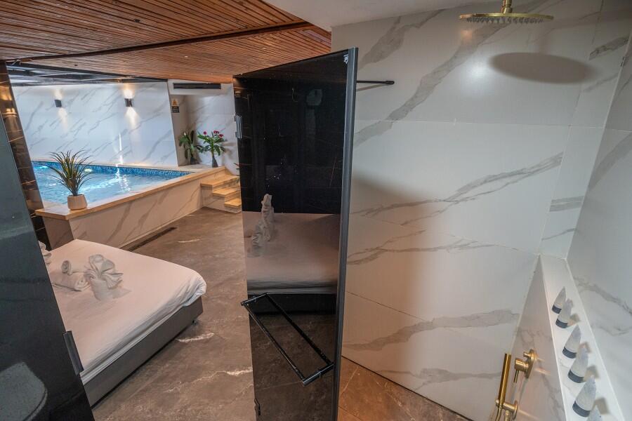 סוויטת בריכה פרטית לזוגות - לאגו סוויט - Lago Suite אירוח לפי שעה 107816