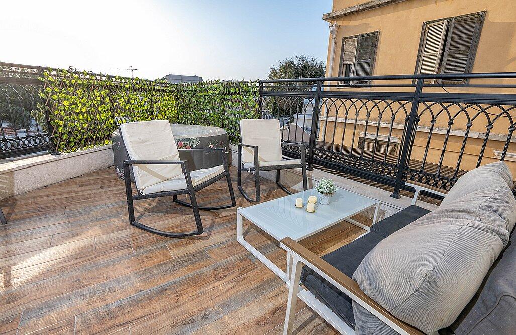 דירת אירוח זוגית עם גקוזי במרפסת - אהבה בתל אביב | חדרי אירוח ונופש בתל אביב 147720