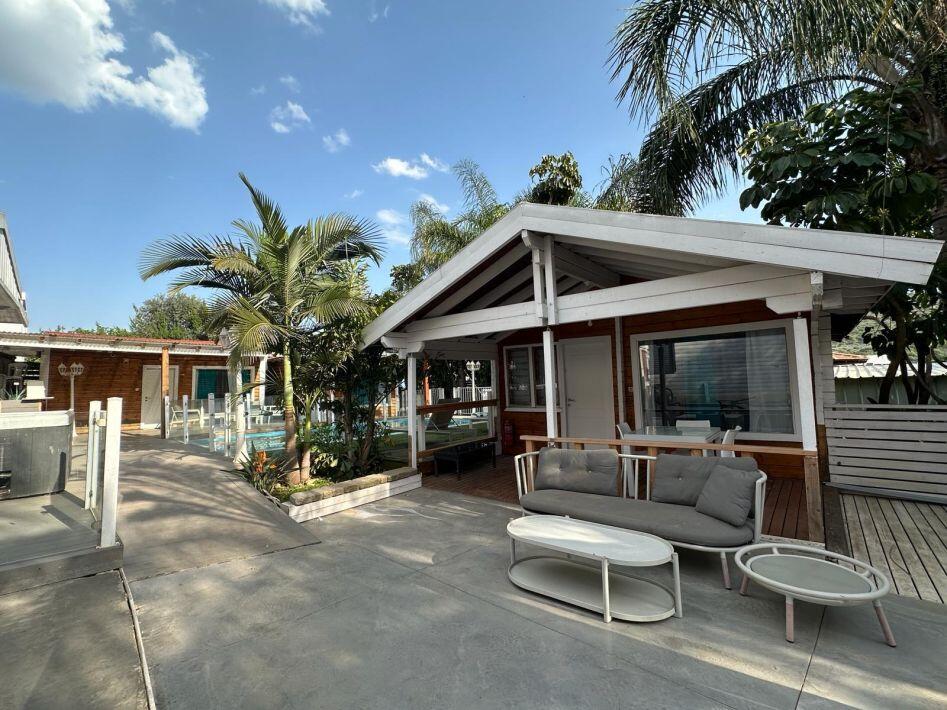 גלריה חיצונית - טרופי צימר ספא - 5 בקתות עץ בשזור 113515