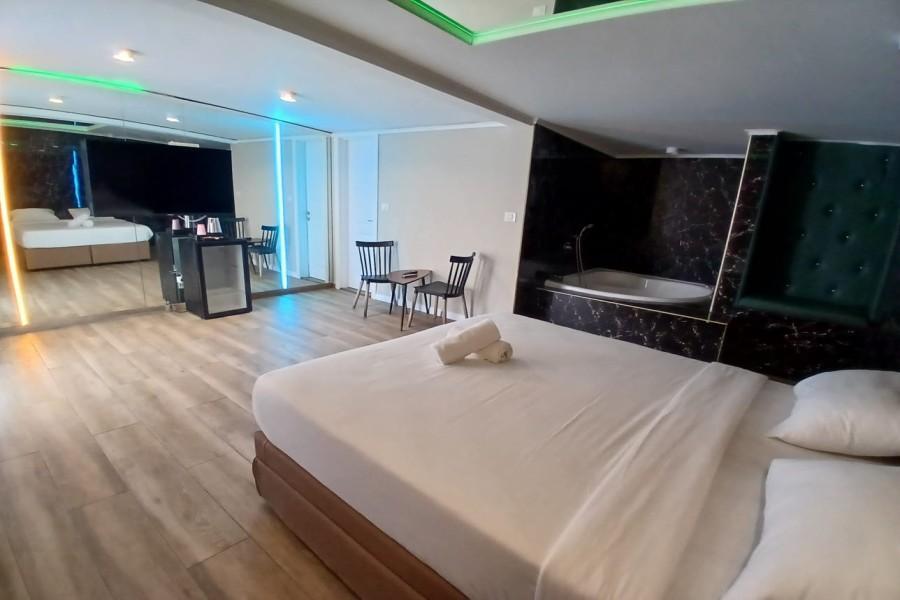 יחידות אירוח עם ג'קוזי - כפר הים צימרים על הים לאירוח שעתי מפנק 155629