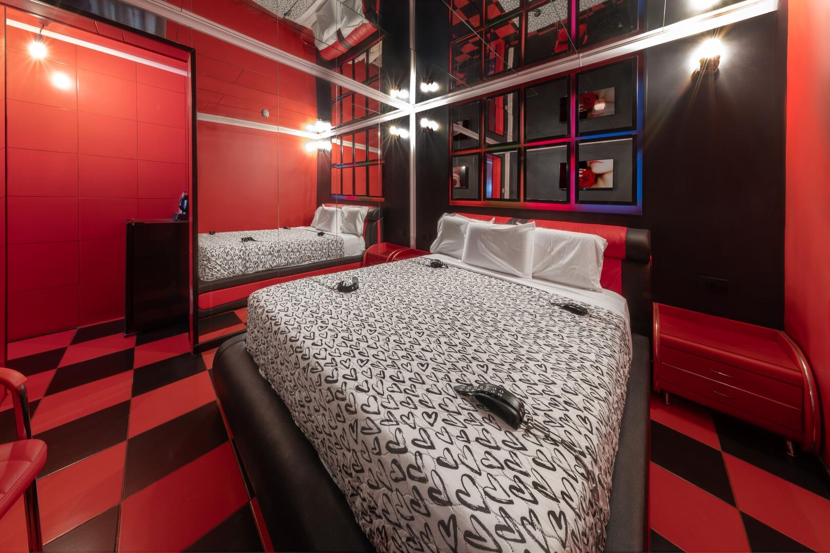 חדר 112 המראות - סוויטות גראף - סוויטות להשכרה לפי שעה וללינה בראשון לציון 100828