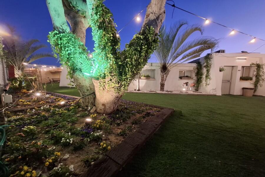 מתחם חיצוני בריכה וג'קוזי - כפר הים צימרים על הים לאירוח שעתי מפנק 155449