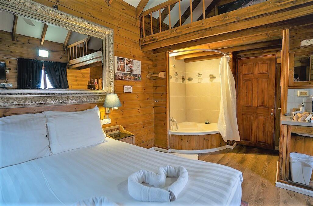 צימרים עם ג'קוזי פרטי - נווה בר - מלון בוטיק בכפר 89120