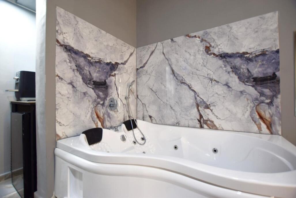 סוויטה 7 - תיק תק רומס - אירוח דיסקרטי לזוגות בהרצליה 108980