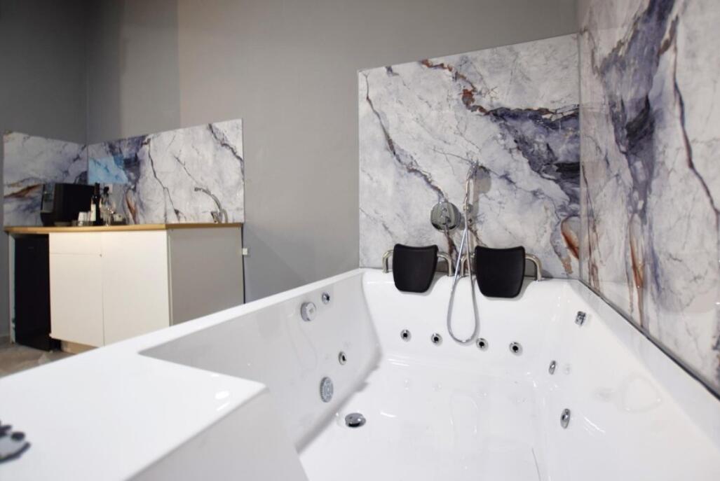 סוויטה 8 - תיק תק רומס - אירוח דיסקרטי לזוגות בהרצליה 108992