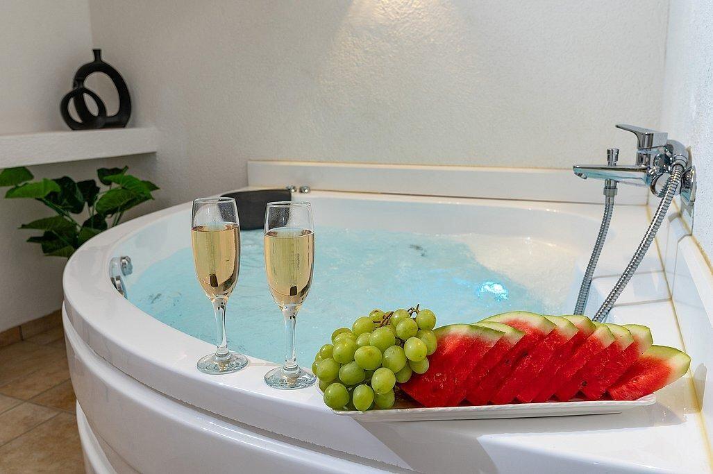 הסוויטות - סוויטות בוסתן האהבה בגליל - פרטיות, פינוק ונוף גלילי 148248