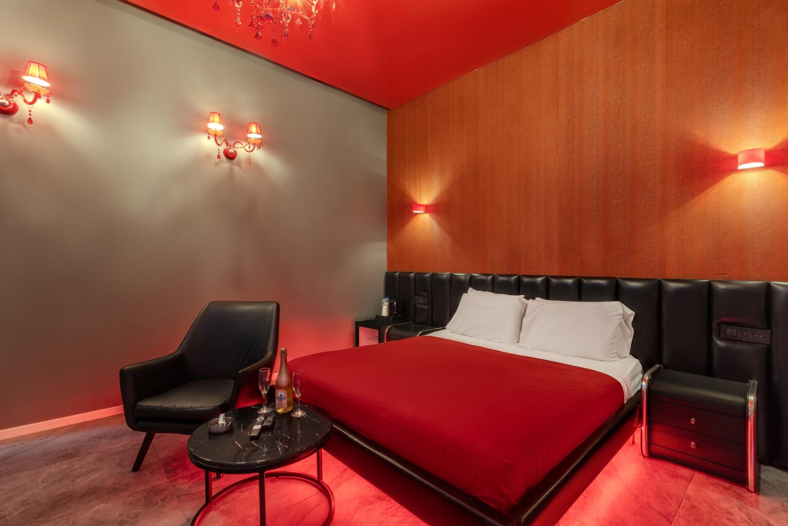 חדר 102 קורל - סוויטות גראף - סוויטות להשכרה לפי שעה וללינה בראשון לציון 100784