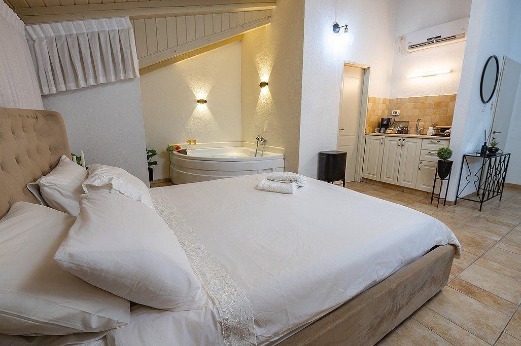 הסוויטות - סוויטות בוסתן האהבה בגליל - פרטיות, פינוק ונוף גלילי 148254