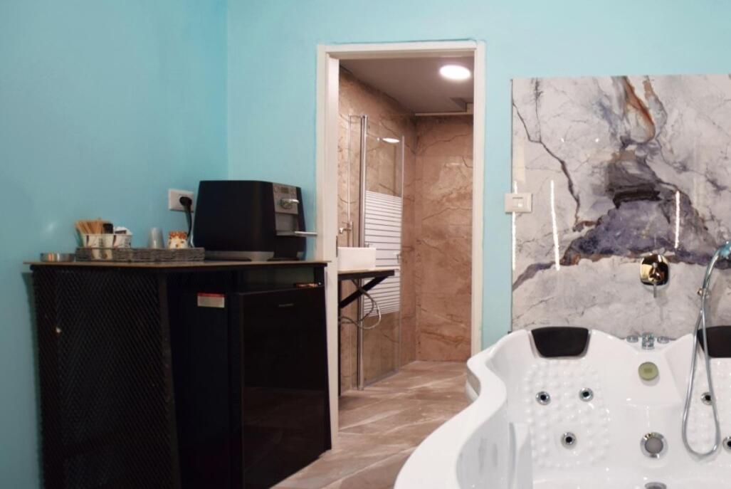 סוויטה 6 - תיק תק רומס - אירוח דיסקרטי לזוגות בהרצליה 108972