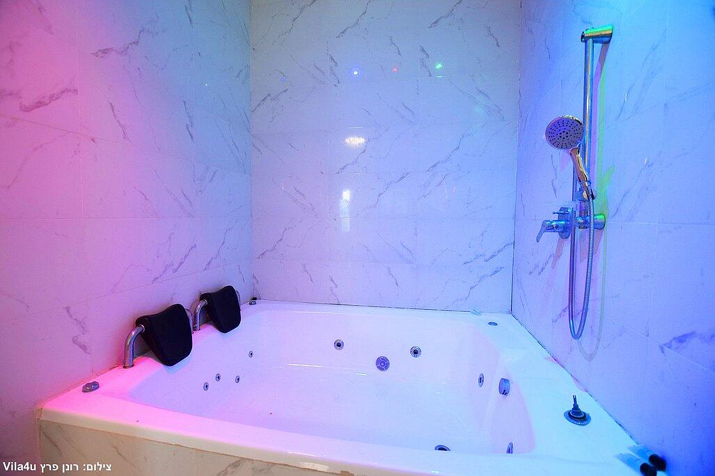 צימר 2 - פנינת מיאל - חדרים לפי שעה באבן יהודה - Rooms4u 122890