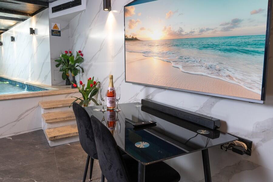 סוויטת בריכה פרטית לזוגות - לאגו סוויט - Lago Suite אירוח לפי שעה 107819