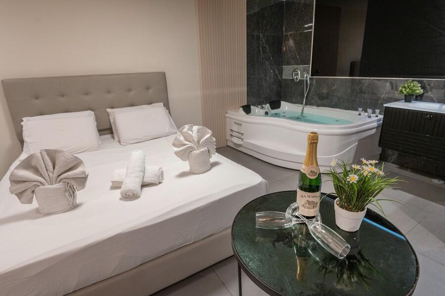 סוויטת 201 - לאגו סוויט - Lago Suite אירוח לפי שעה 107855