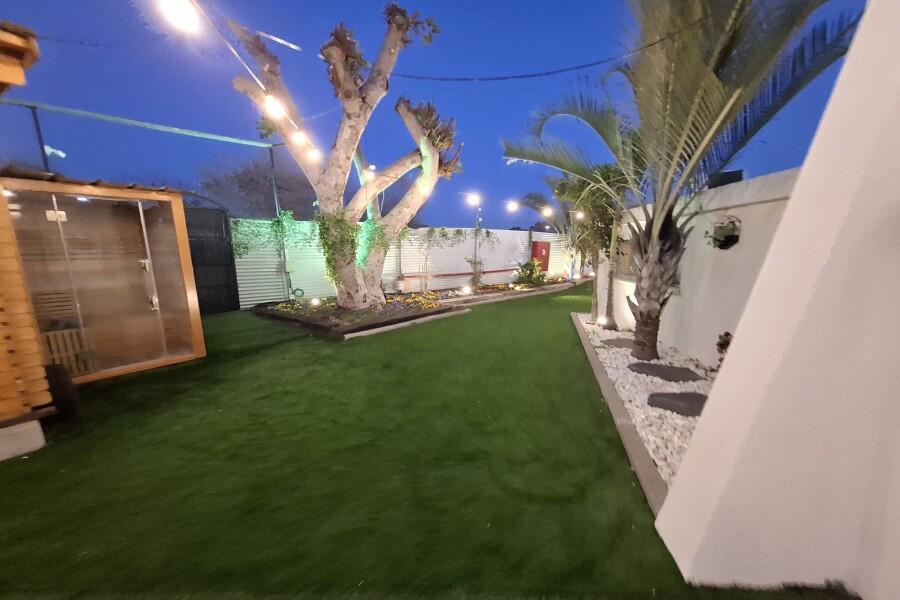 מתחם חיצוני בריכה וג'קוזי - כפר הים צימרים על הים לאירוח שעתי מפנק 155436