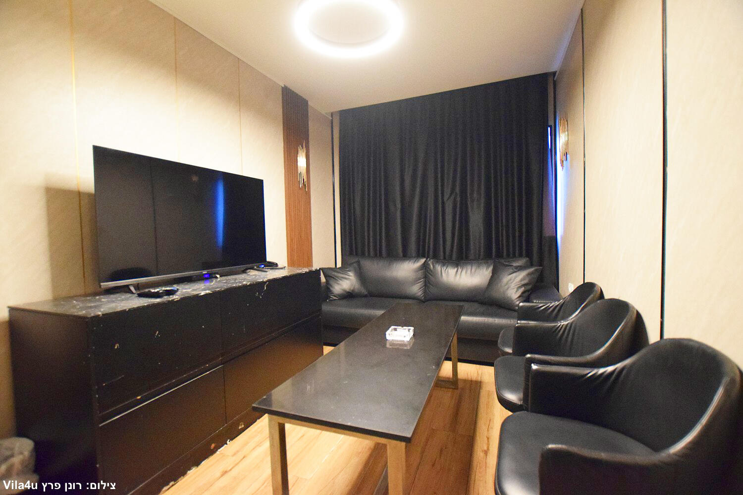 סוויטת רויאל ג'קוזי וסלון - Royal Hotel – אירוח רומנטי ופרטי בראשון לציון 24/7 157075