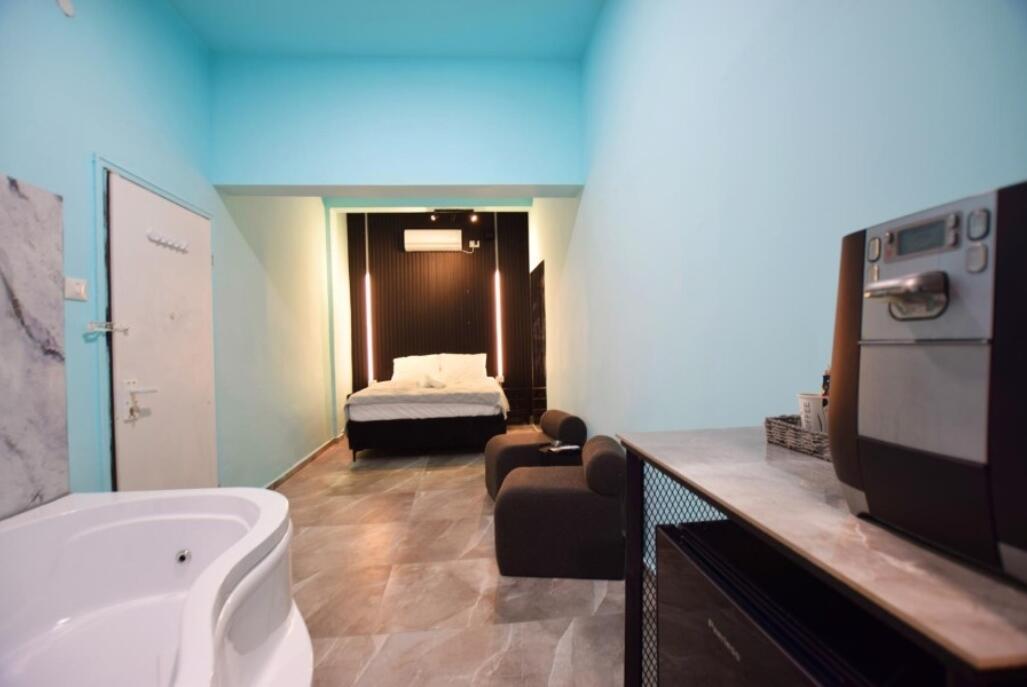 סוויטה 6 - תיק תק רומס - אירוח דיסקרטי לזוגות בהרצליה 108973