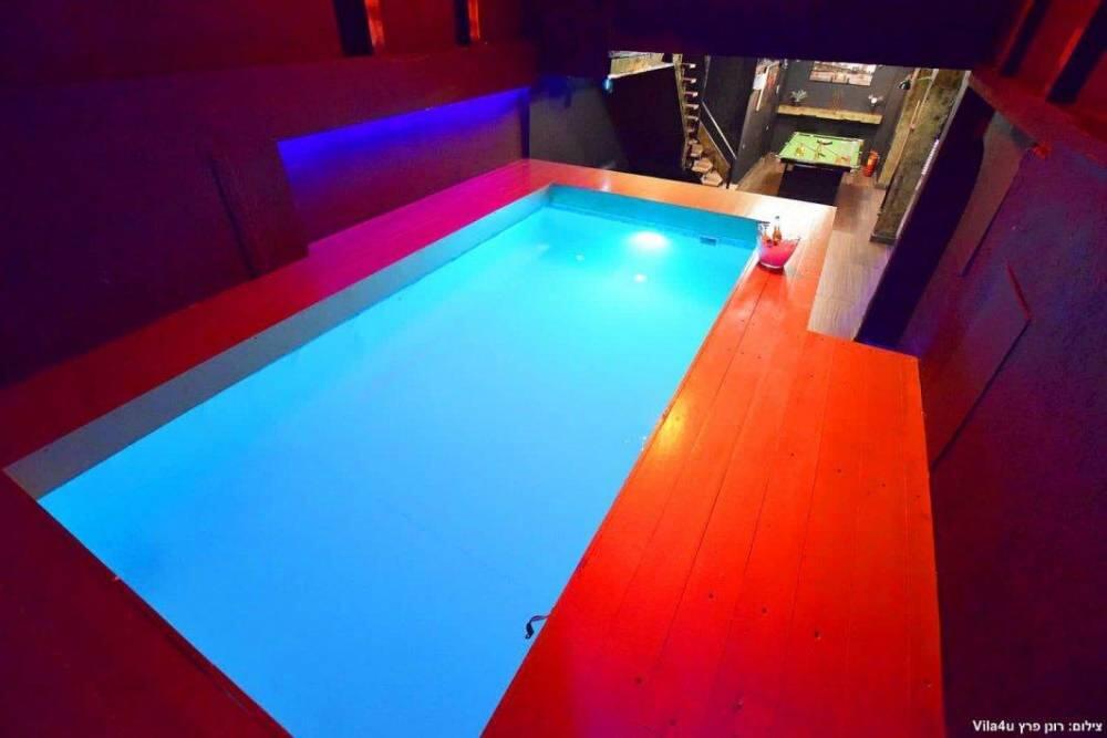 מתחם הבריכה והג'קוזי - וילה 117 - אירוח שעתי לזוגות בתל אביב 122090