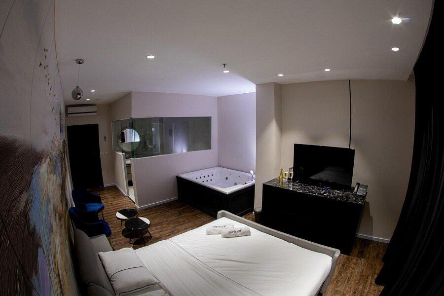 סוויטת רויאל עם ג'קוזי - Royal Hotel – אירוח רומנטי ופרטי בראשון לציון 24/7 147889