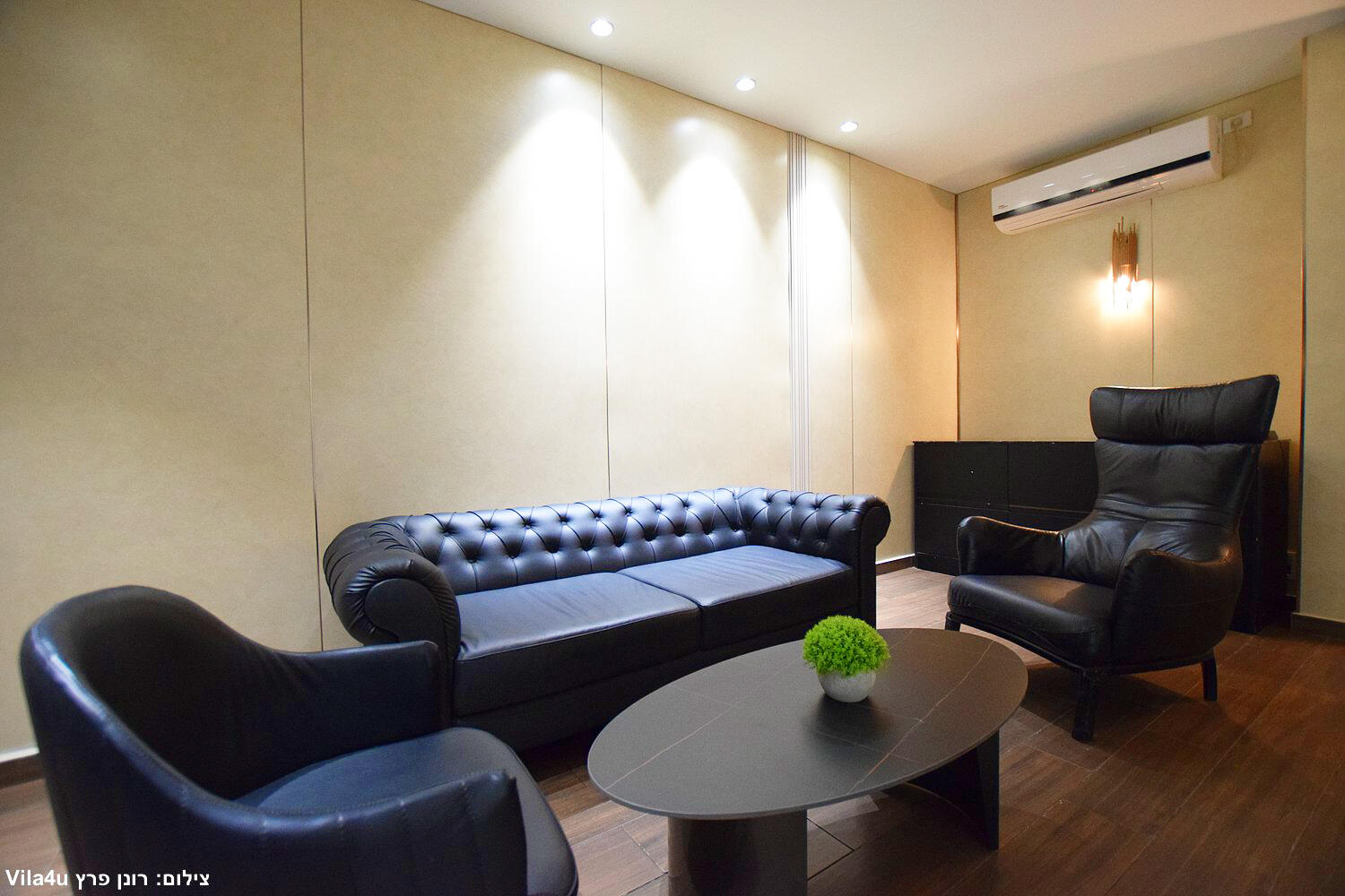 סוויטת רויאל ג'קוזי וסלון - Royal Hotel – אירוח רומנטי ופרטי בראשון לציון 24/7 157063