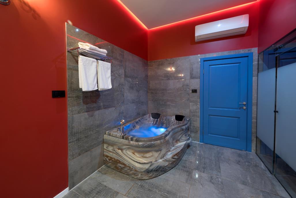 סוויטה ג'קוזי 107 - סוויטות גראף - סוויטות להשכרה לפי שעה וללינה בראשון לציון 100833