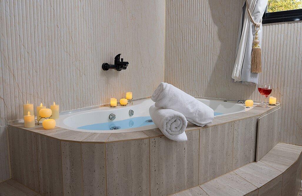 דירת אירוח זוגית עם גקוזי פנימי ומרפסת - אהבה בתל אביב | חדרי אירוח ונופש בתל אביב 147735