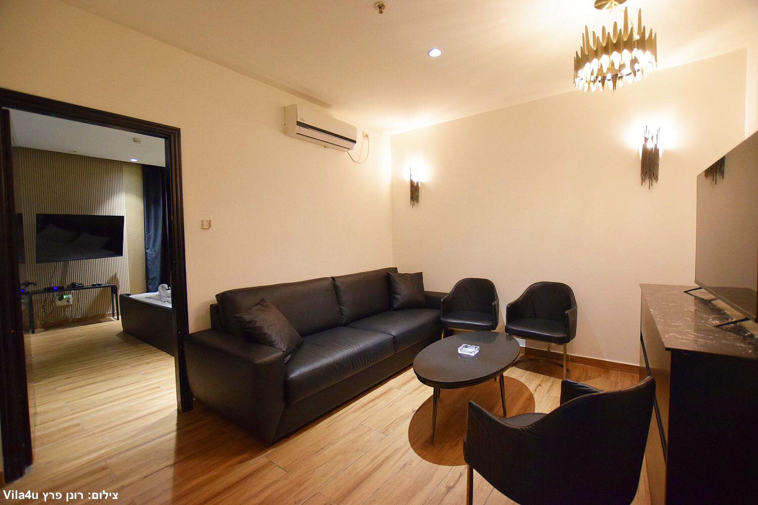 סוויטת רויאל ג'קוזי וסלון - Royal Hotel – אירוח רומנטי ופרטי בראשון לציון 24/7 157073