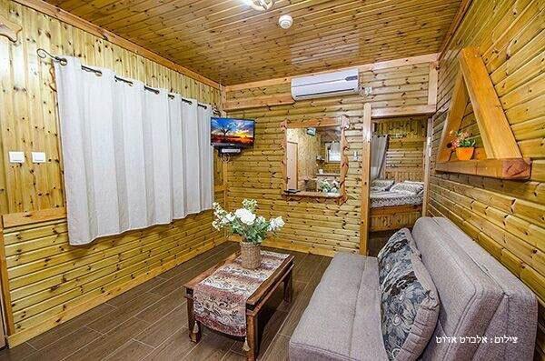 בקתת העץ - הבקתות של סיוון - רומס 4 יו 17206