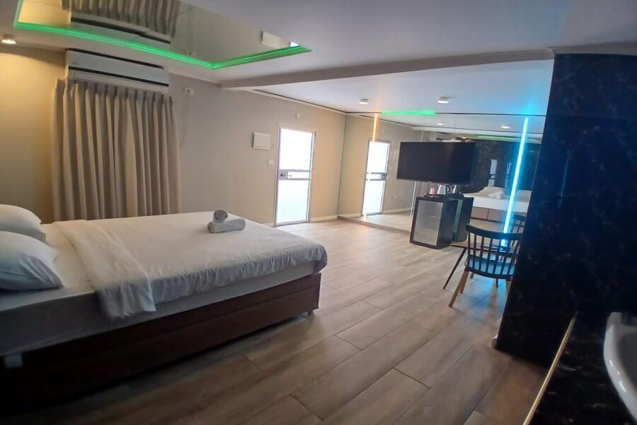 יחידות אירוח עם ג'קוזי - כפר הים צימרים על הים לאירוח שעתי מפנק 155422