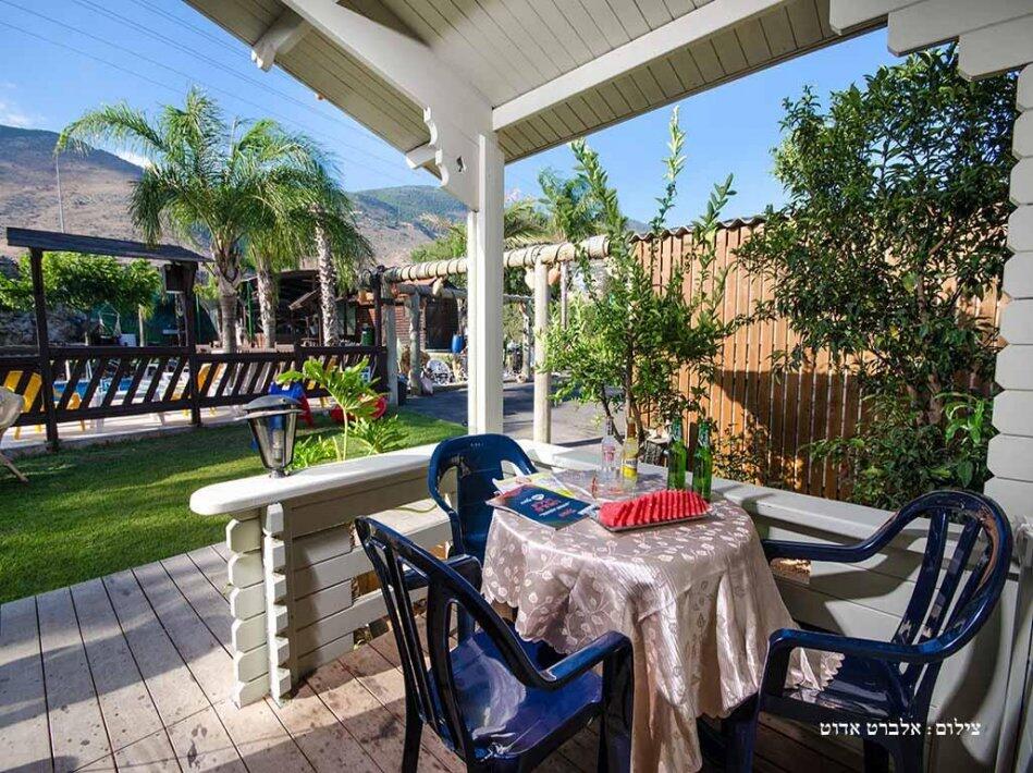 המתחם החיצוני - הבקתות של סיוון - רומס 4 יו 17175