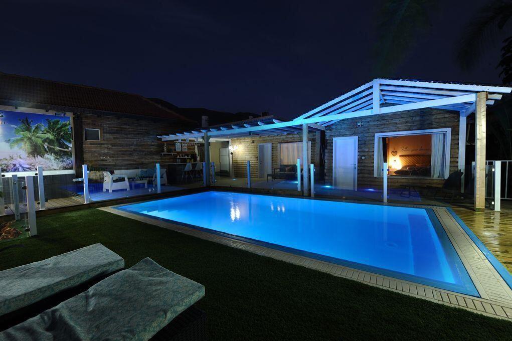 גלריה חיצונית - טרופי צימר ספא - 5 בקתות עץ בשזור 113513