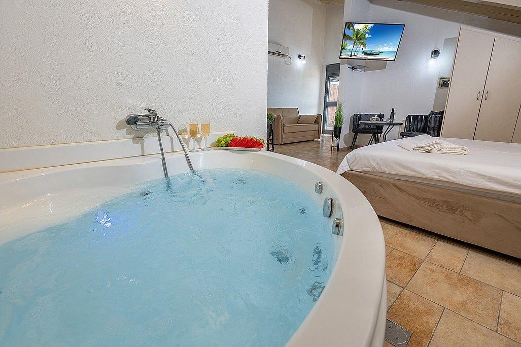 הסוויטות - סוויטות בוסתן האהבה בגליל - פרטיות, פינוק ונוף גלילי 148245