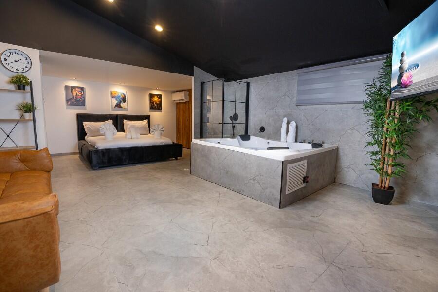 סוויטת בלאק רום 203 - לאגו סוויט - Lago Suite אירוח לפי שעה 107831