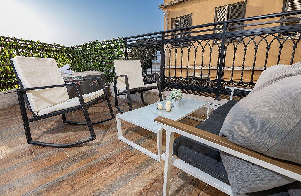 דירת אירוח זוגית עם גקוזי במרפסת - אהבה בתל אביב | חדרי אירוח ונופש בתל אביב 147724