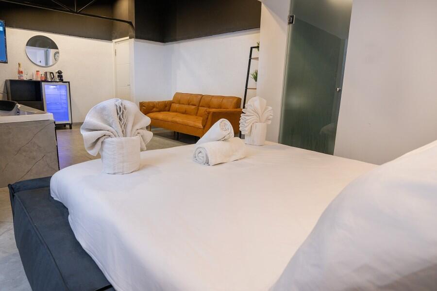 סוויטת בלאק רום 203 - לאגו סוויט - Lago Suite אירוח לפי שעה 107840