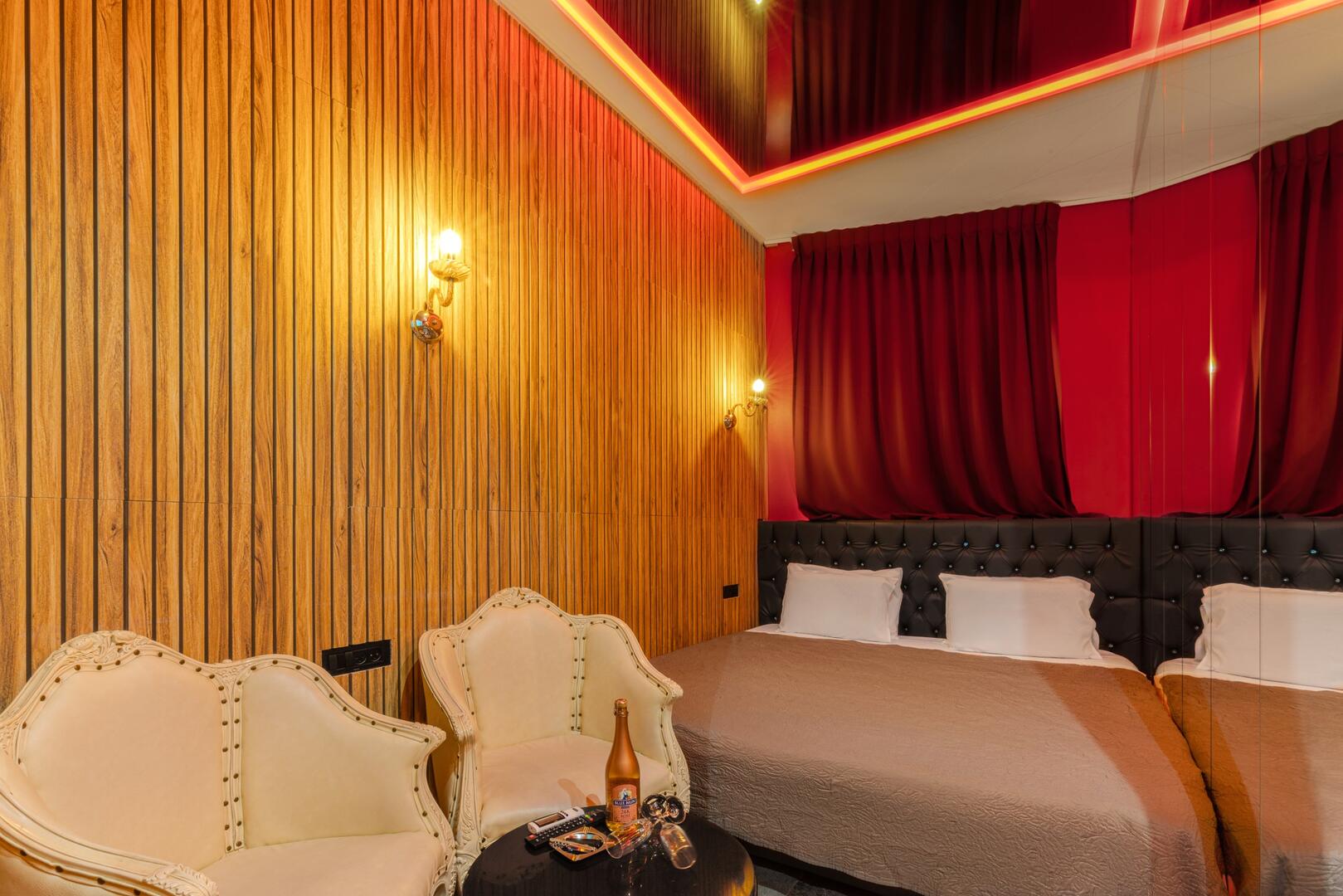 חדר 107 - השכרת סוויטות לפי שעה - רק בבלו טופז 101401