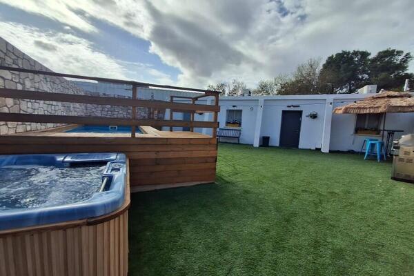 יחידות עם ג'קוזי - כפר הים